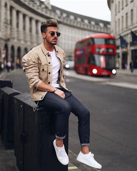 how to wear sneakers with jeans for guys
